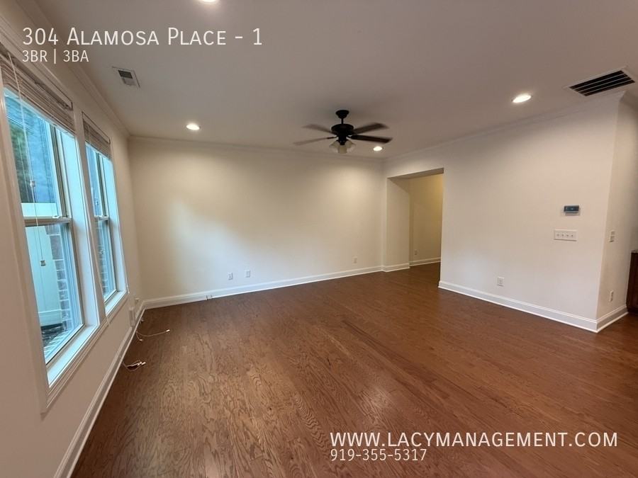 304 Alamosa Pl - Photo 5 of 31