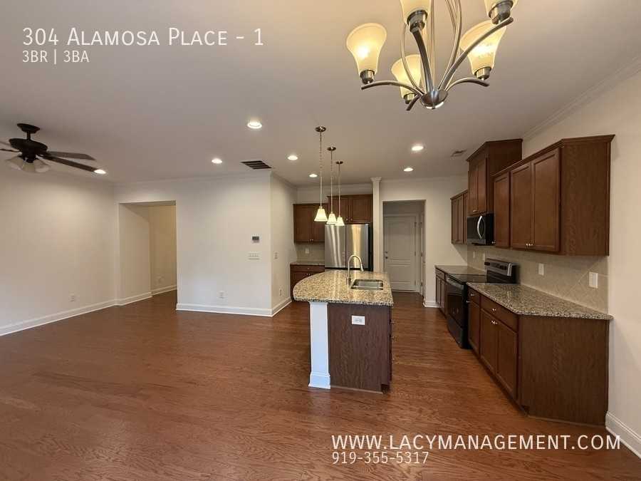 304 Alamosa Pl - Photo 6 of 31
