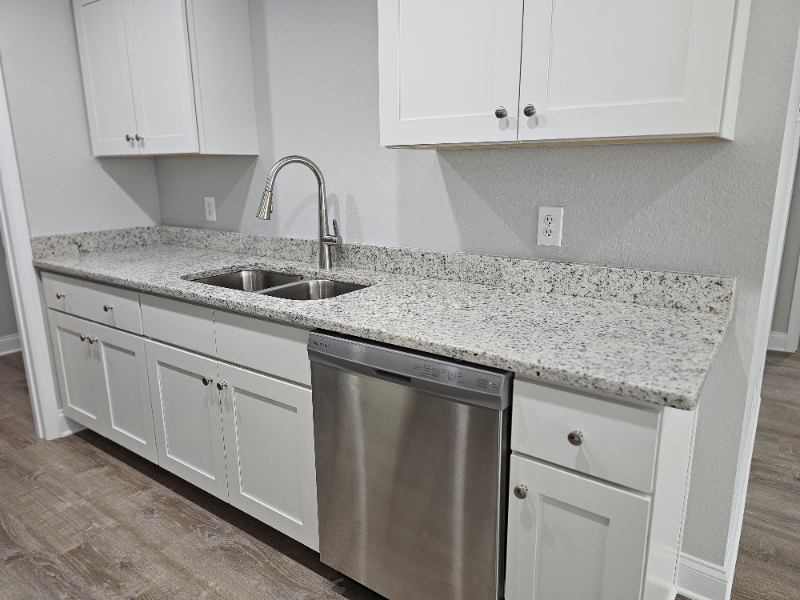311 Avenue Y Ne - Photo 6 of 15