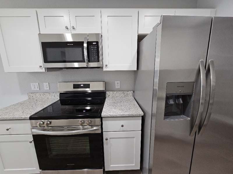 311 Avenue Y Ne - Photo 7 of 15