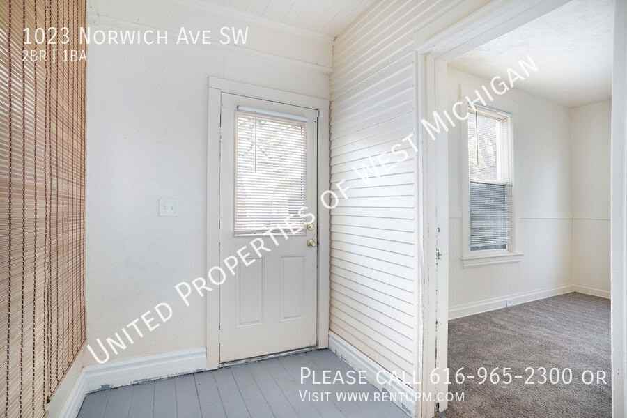 1023 Norwich Ave Sw - Photo 6 of 25