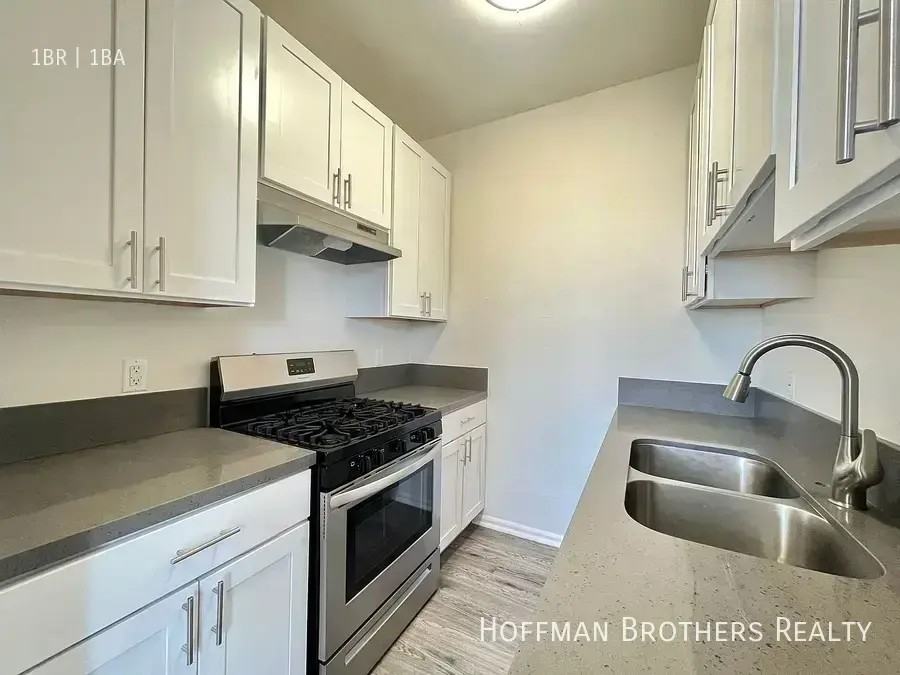 2743 San Marino St #104 - Photo 2 of 10