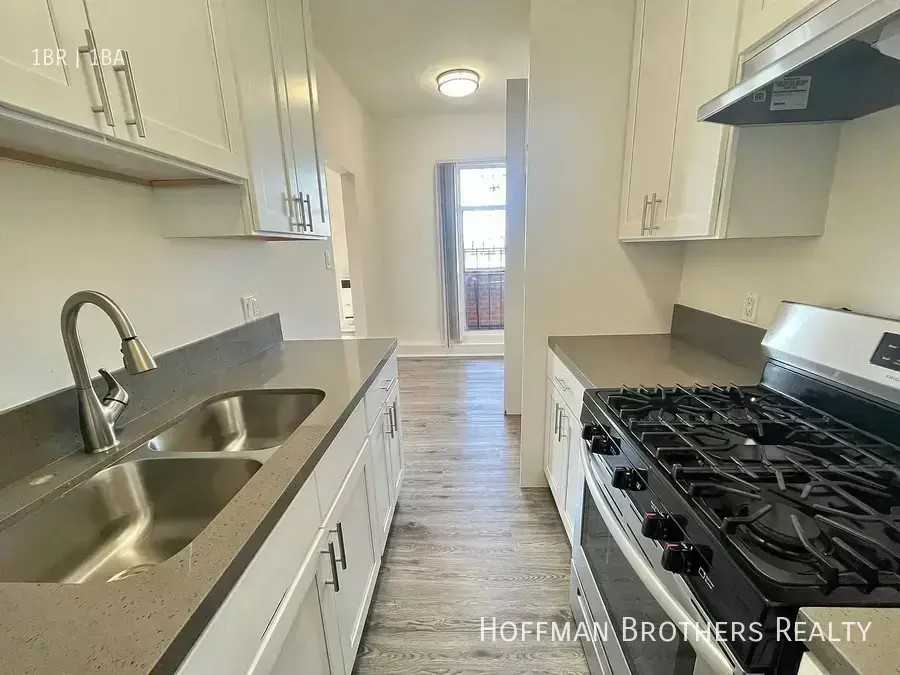 2743 San Marino St #104 - Photo 3 of 10