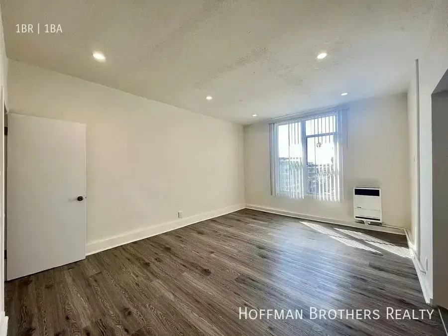 2743 San Marino St #104 - Photo 5 of 10