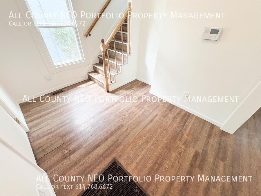 1994 Floral Ave - Photo 3 of 40