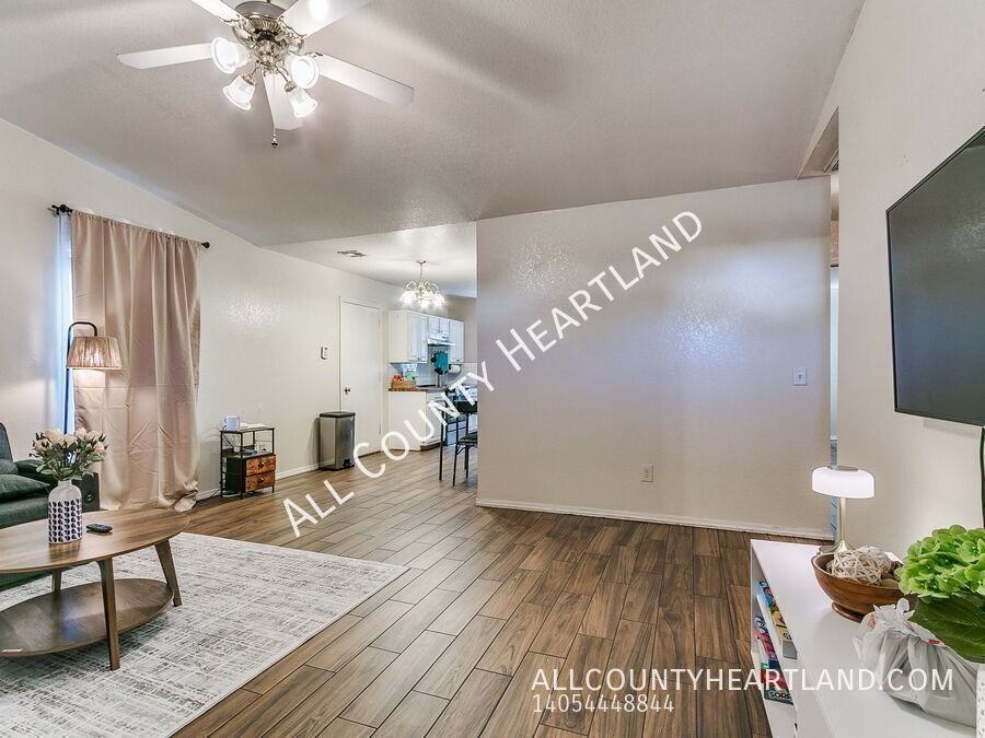 414 English Elm Ln - Photo 3 of 10