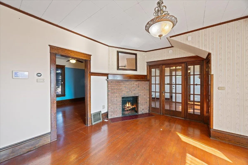 1914 E Mission Ave - Photo 5 of 19