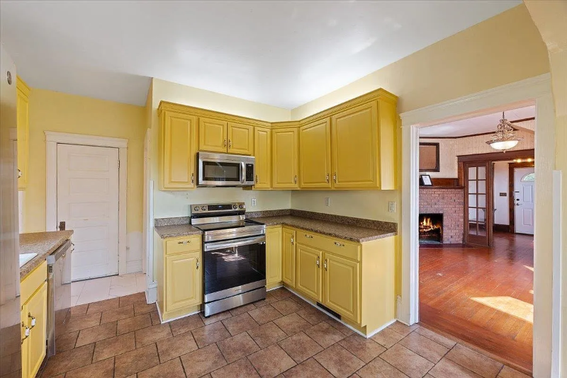 1914 E Mission Ave - Photo 7 of 19