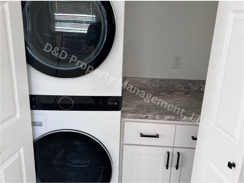 338 Filer Ave - Photo 2 of 8