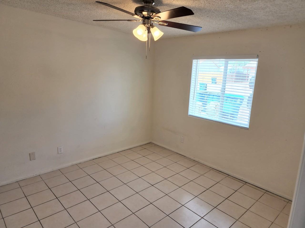 499 E Navajo Ave #4 - Photo 4 of 7