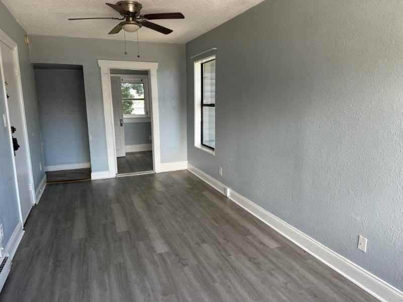 306 Taylor Ave #B - Photo 3 of 11