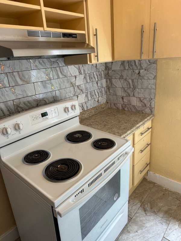 306 Taylor Ave #B - Photo 6 of 11