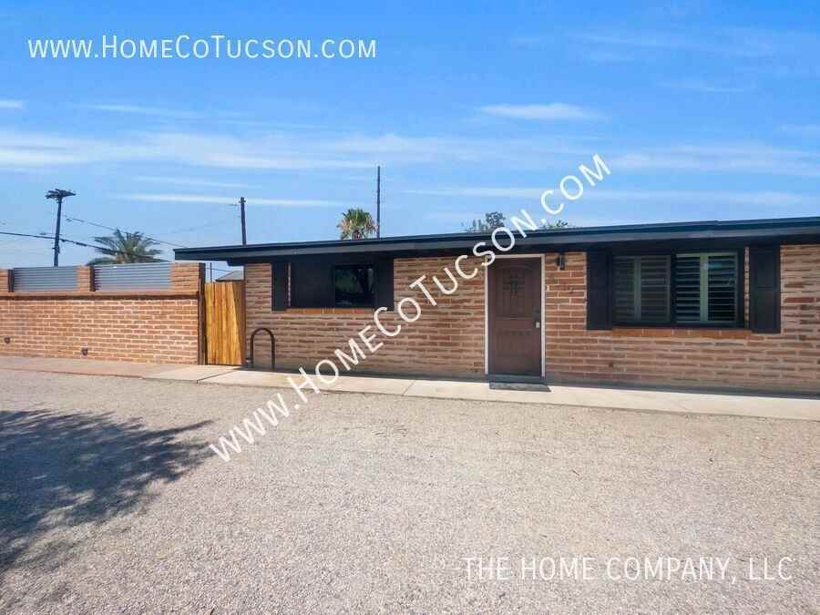 4535 E Fairmount St - Photo 2 of 36