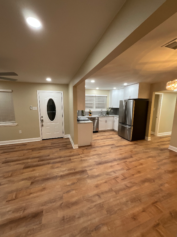 2135 Delaware Ave - Photo 4 of 12