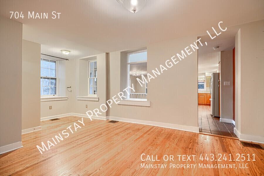 704 Main St - Photo 7 of 28