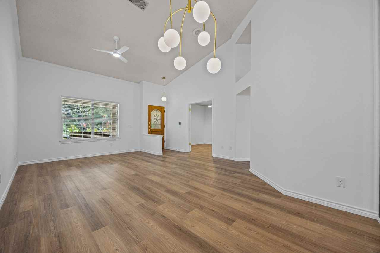 8417 Cornerwood Dr - Photo 7 of 36