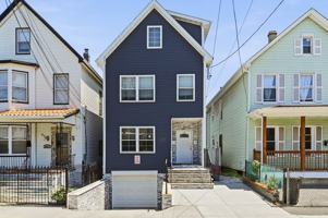featured image of 469 Henry St #1stFL