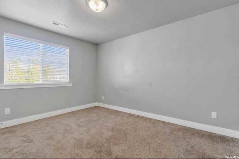 2051 W Fairway Ln #2 - Photo 6 of 12