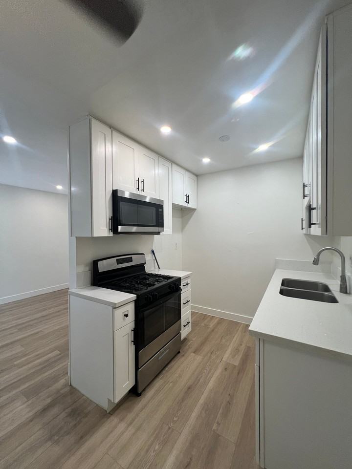 10761 Palma Vista Ave #2 - Photo 5 of 9