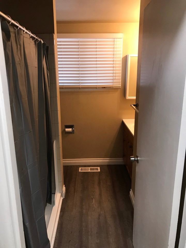1706 E Cloverdale Rd - Photo 4 of 10
