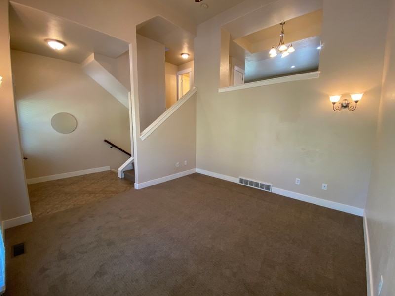 1072 E Garden Bend Pl - Photo 3 of 31