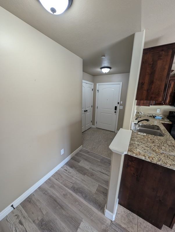 909 S Main St #L - Photo 6 of 30