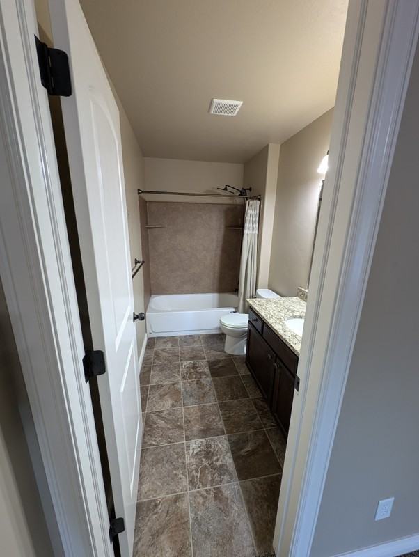 909 S Main St #L - Photo 7 of 30