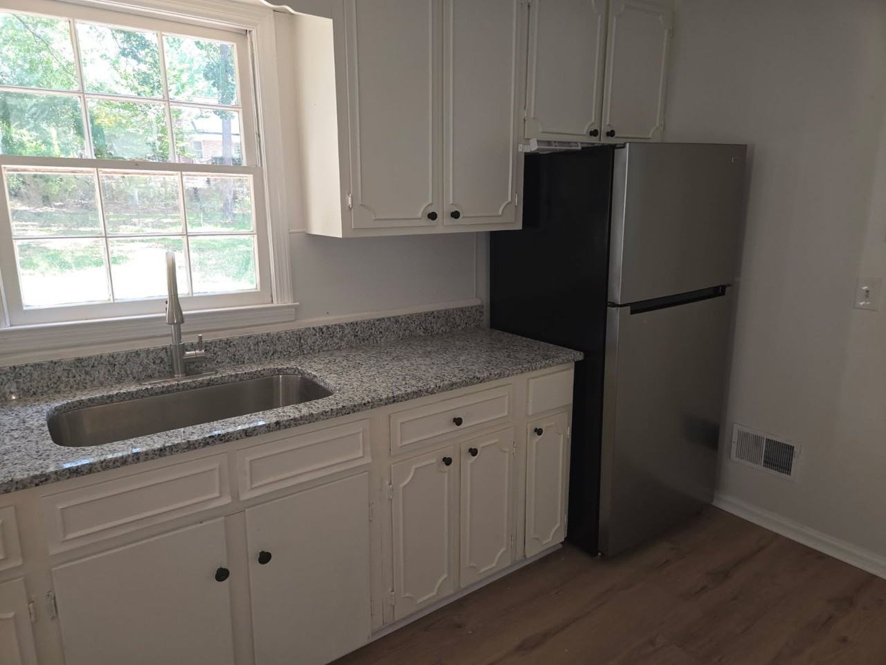 436 N Royal Tower Dr - Photo 4 of 22