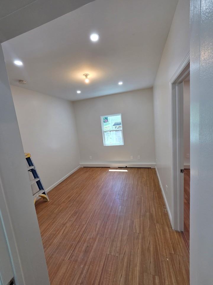 9 Lakes Rd #3 - Photo 2 of 5
