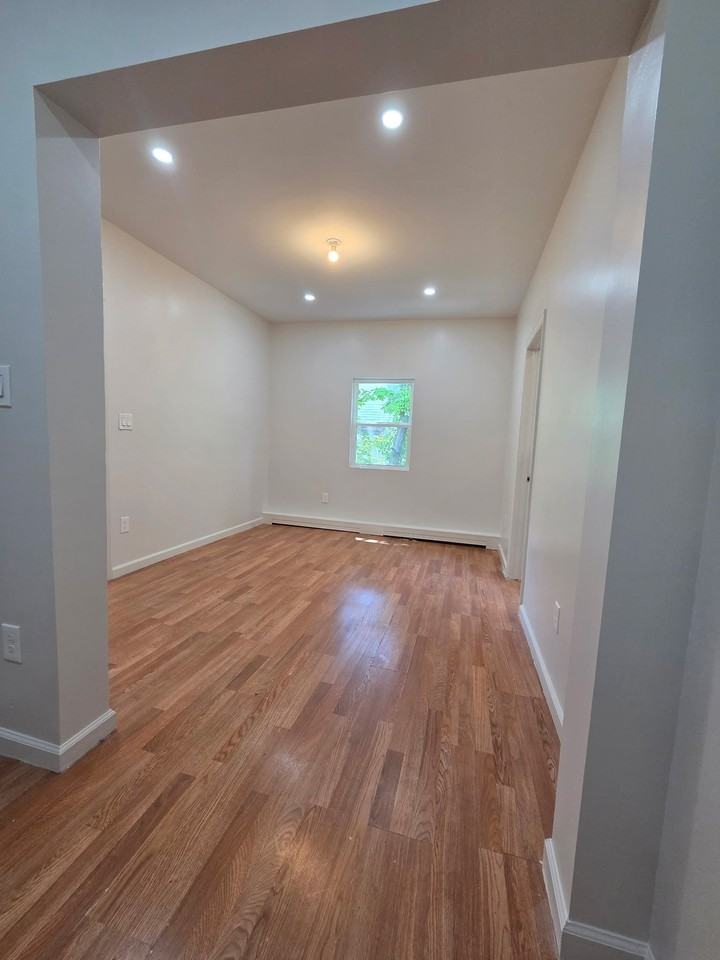 9 Lakes Rd #3 - Photo 4 of 5