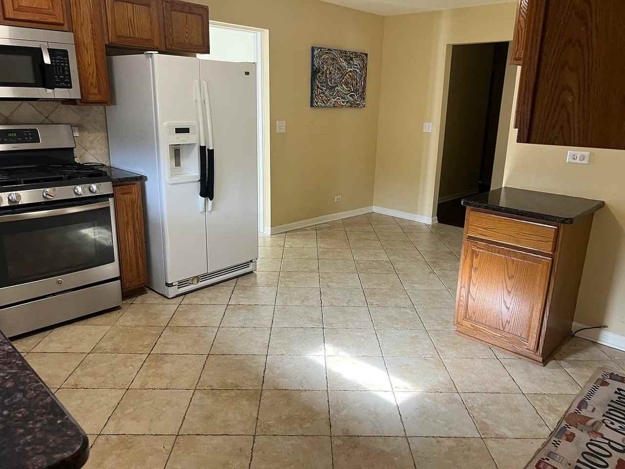 336 S Harvard Ave - Photo 2 of 10