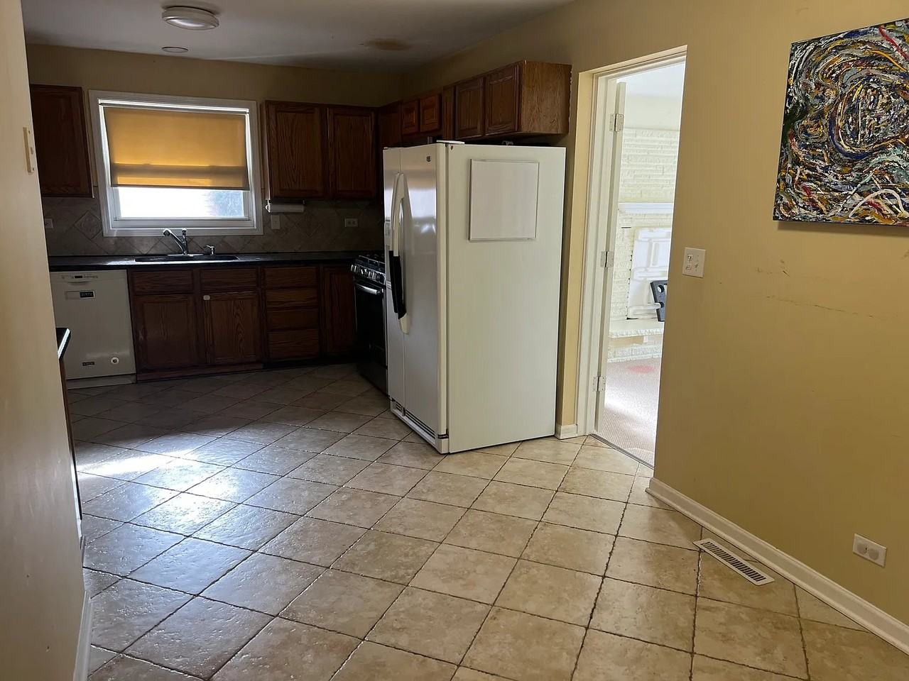 336 S Harvard Ave - Photo 7 of 10