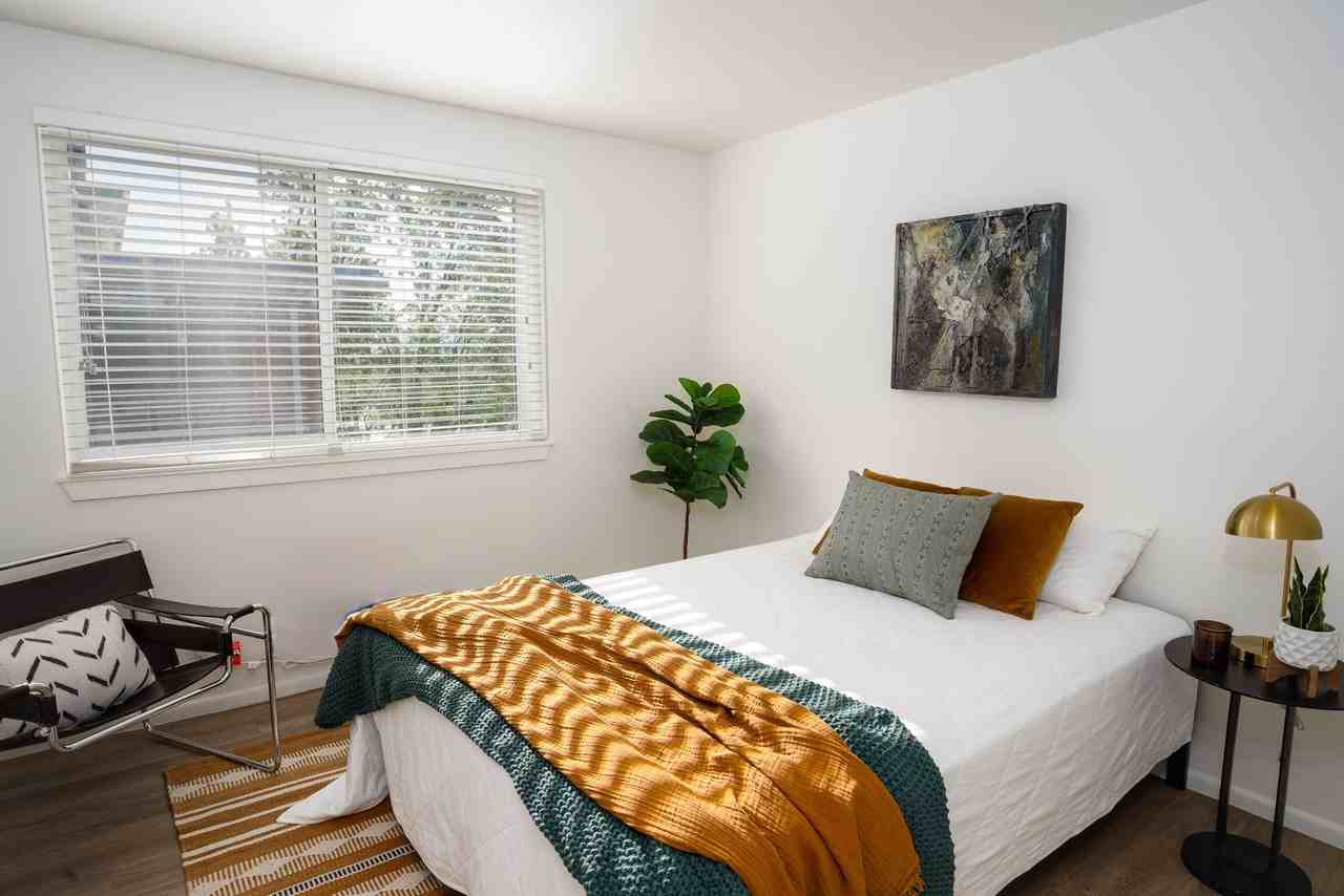 947 E St #8 - Photo 7 of 10