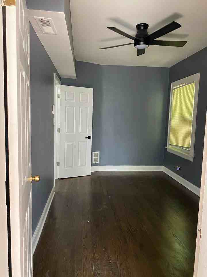 10925 S Vernon Ave - Photo 7 of 10