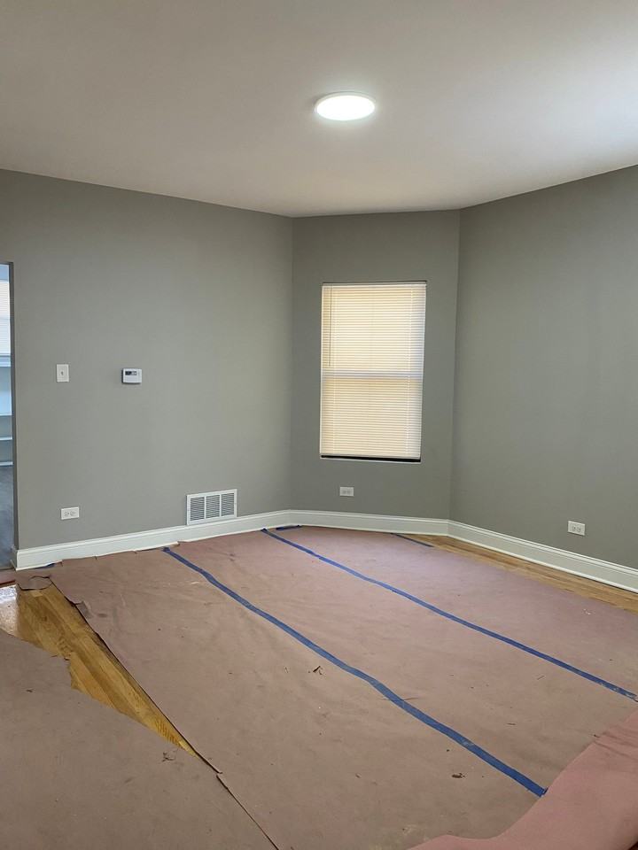 7836 S East End Ave - Photo 3 of 11