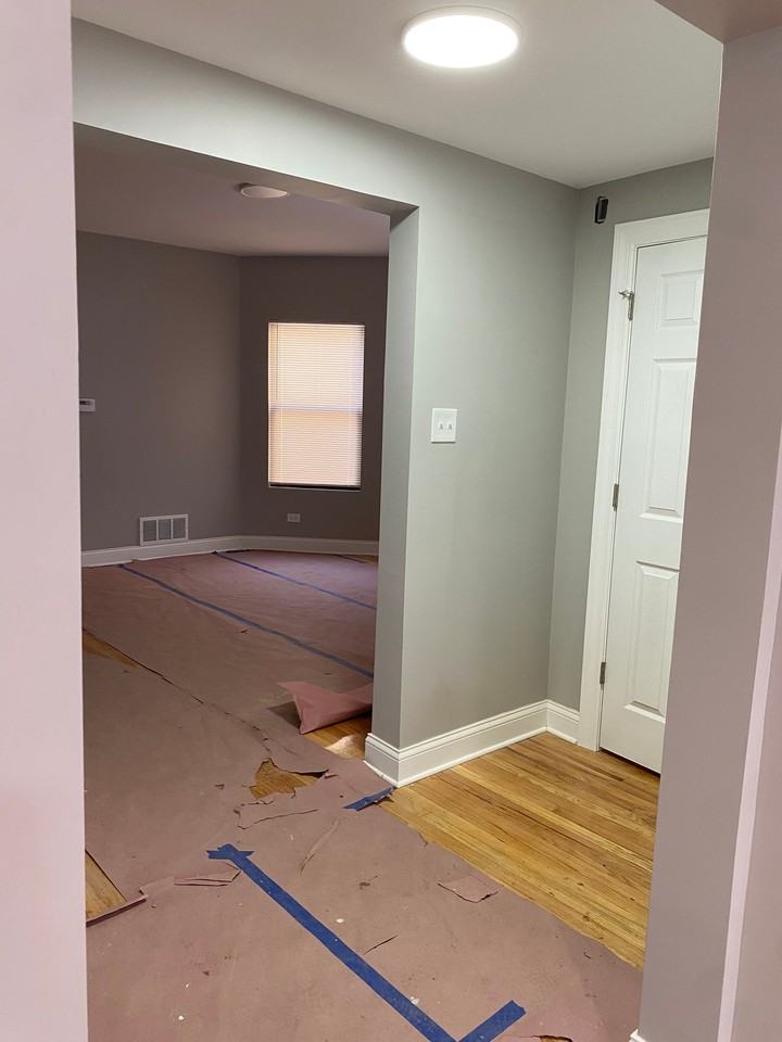 7836 S East End Ave - Photo 5 of 11