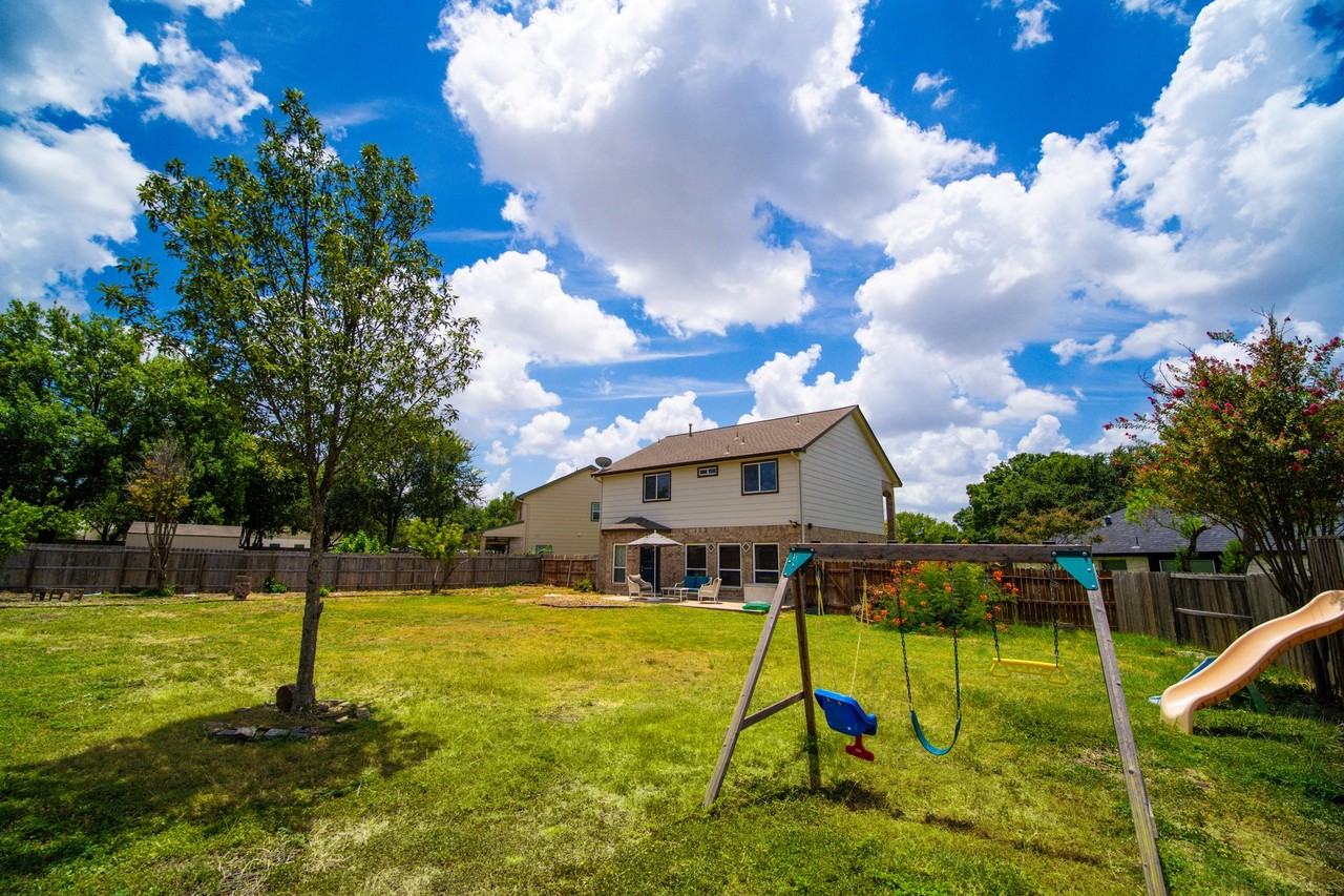 3603 Blairstone - Photo 2 of 20