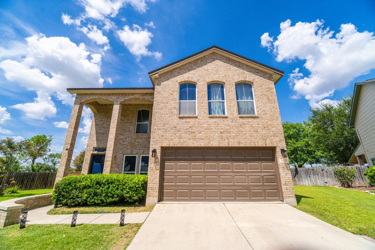 3603 Blairstone - Photo 3 of 20