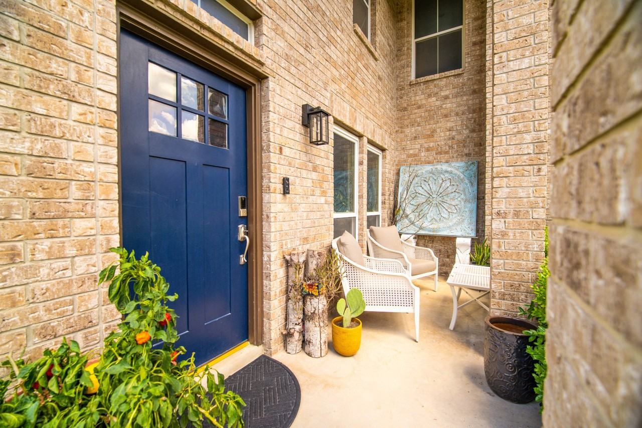 3603 Blairstone - Photo 4 of 20