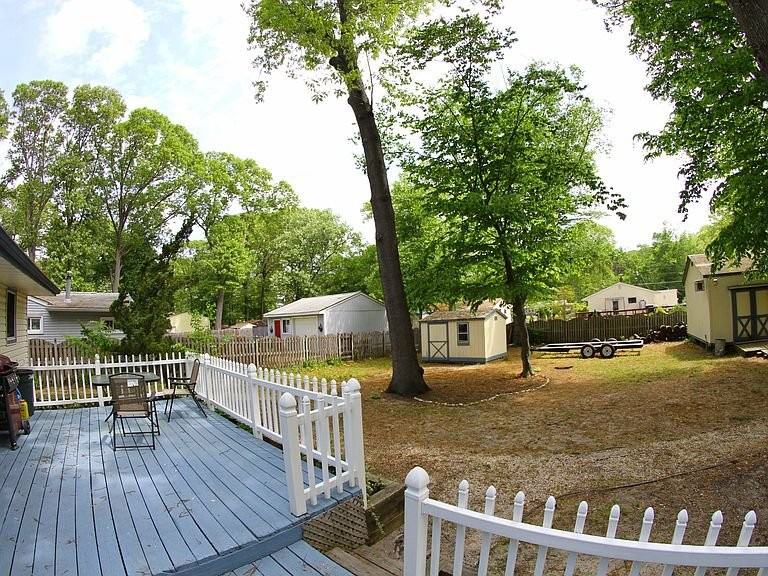 309 Cedar Ln - Photo 2 of 12