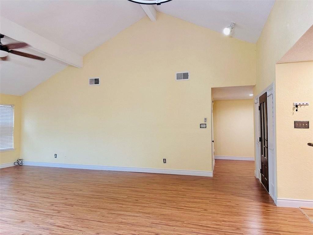 3230 Meadway Dr - Photo 2 of 14