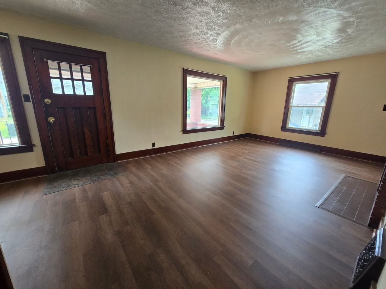 1335 Highland Ct - Photo 2 of 14