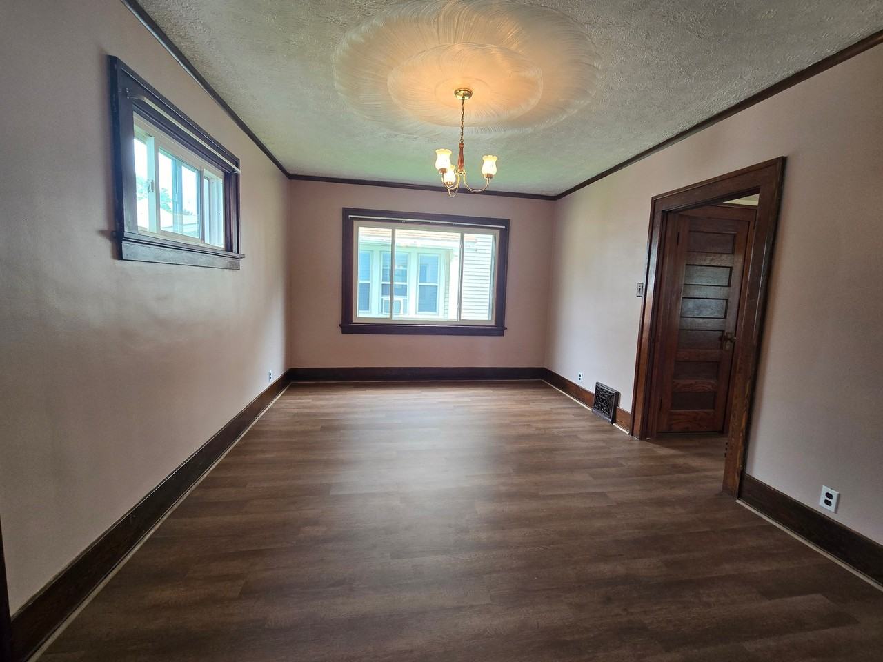 1335 Highland Ct - Photo 3 of 14