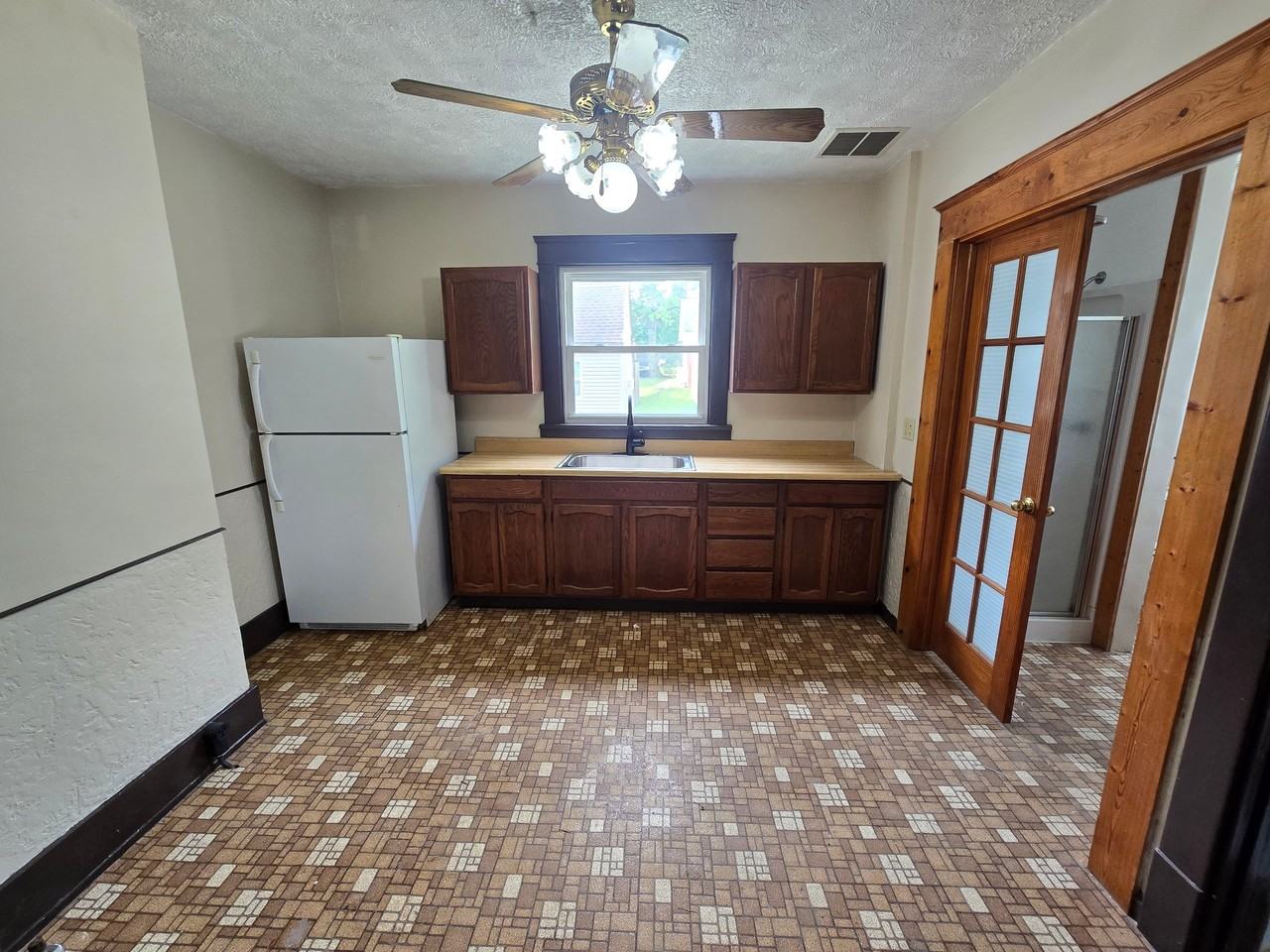 1335 Highland Ct - Photo 5 of 14