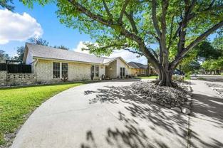 428 Park Bend Dr - Photo 1 of 1