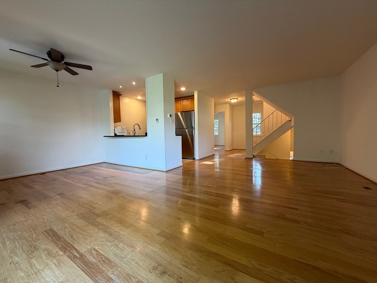 10404 Parthenon Ct - Photo 3 of 20