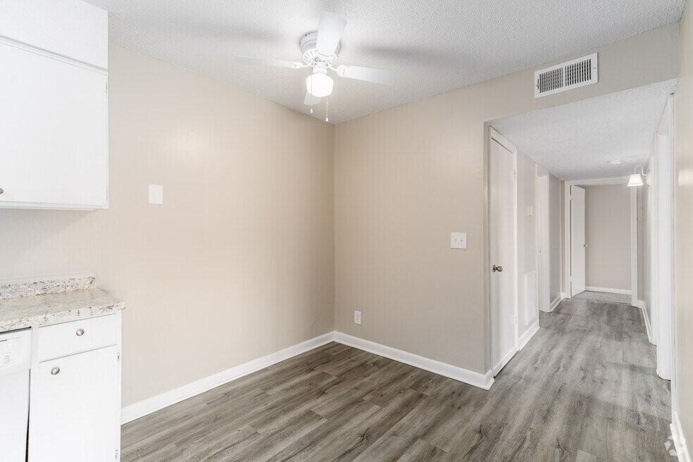 4601 Packard Dr #D254 - Photo 4 of 16