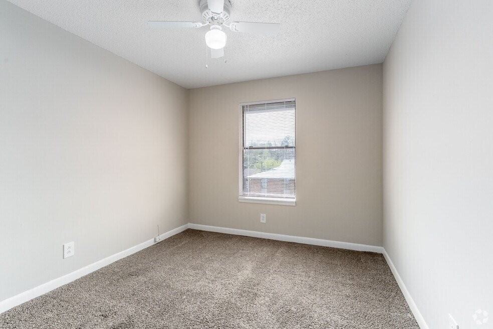 4601 Packard Dr #D254 - Photo 6 of 16