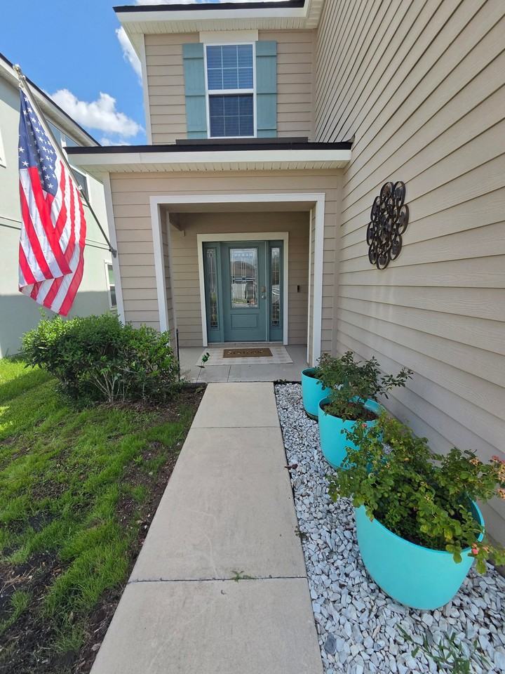 8196 Cape Fox Dr - Photo 2 of 20