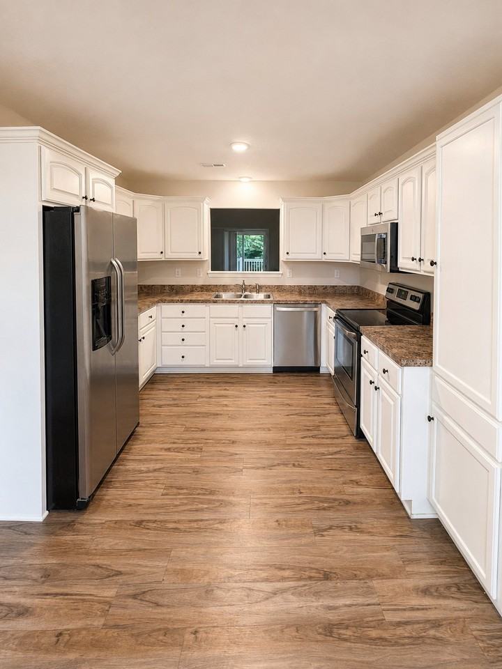 8233 Rachel Ln - Photo 5 of 20